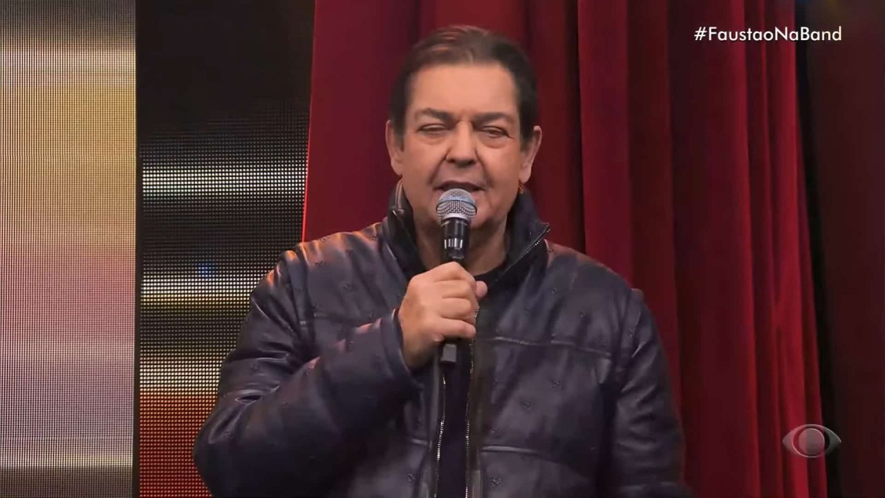 Foto do apresentador Faustão em seu último programa na Band