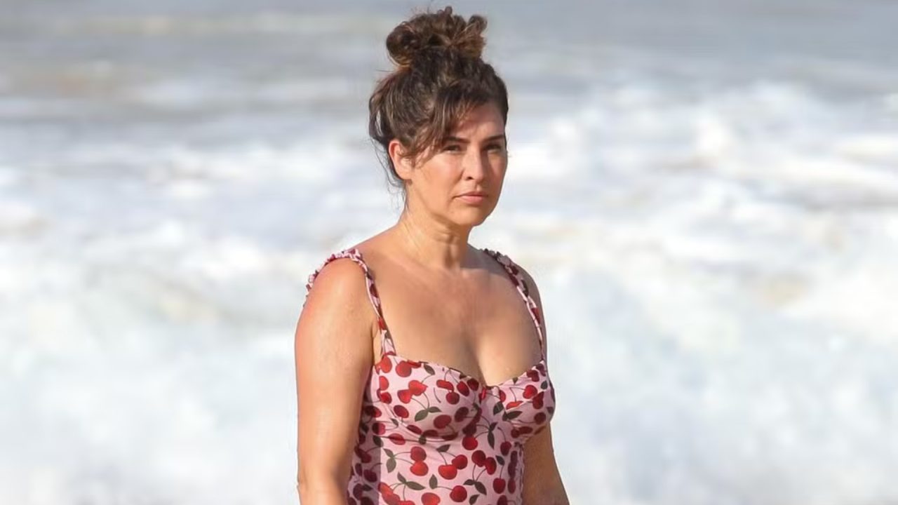 Foto de Fernanda Paes Leme em praia em Fernando de Noronha