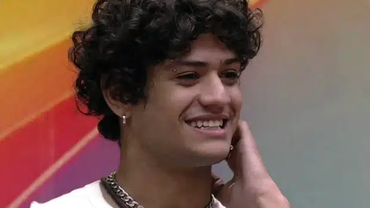 Foto de Gabriel Santana, confinado no BBB23, ex-ator de Pantanal