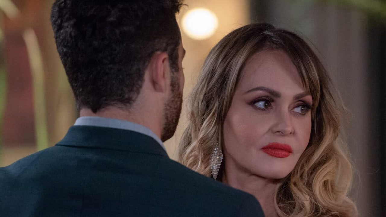 Imagem da atriz Gabriela Spanic em cena da novela Se Nos Deixam, que será exibida pelo SBT