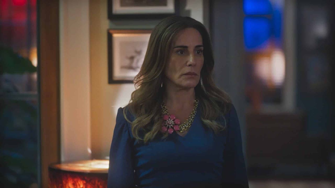 Foto de Irene, personagem de Gloria Pires, na novela Terra e Paixão