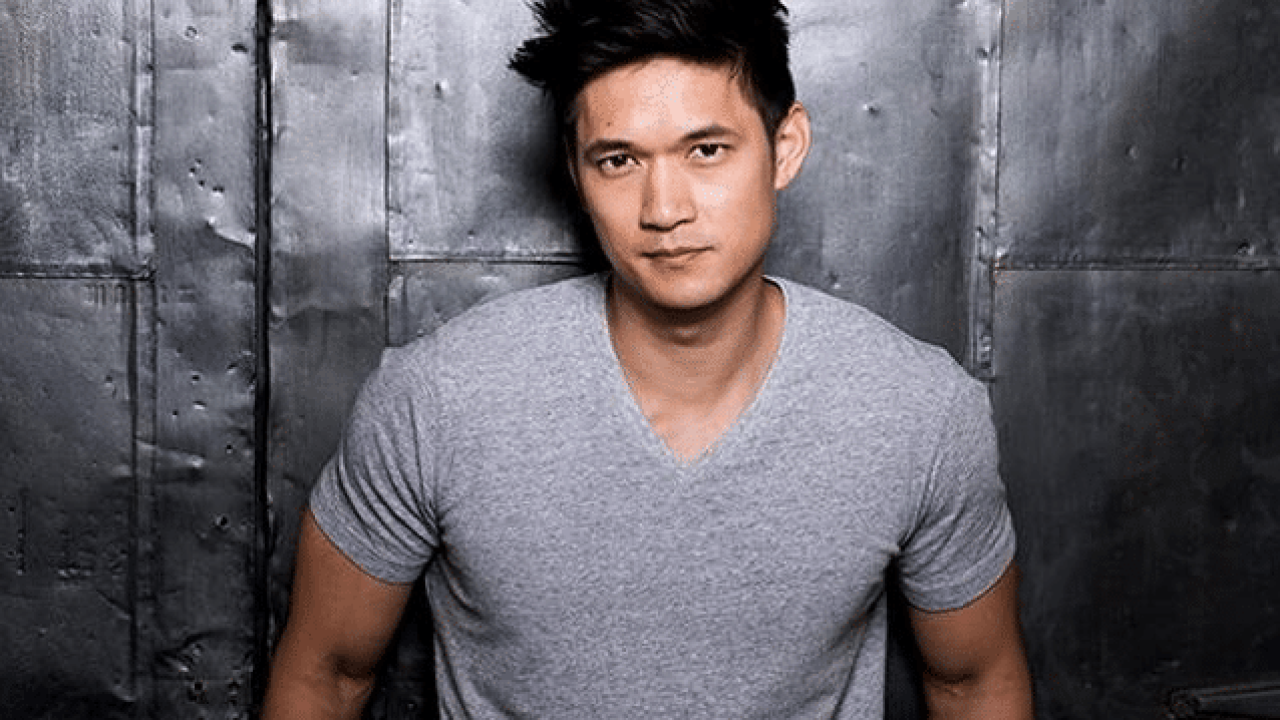 Foto do ator Harry Shum Jr.