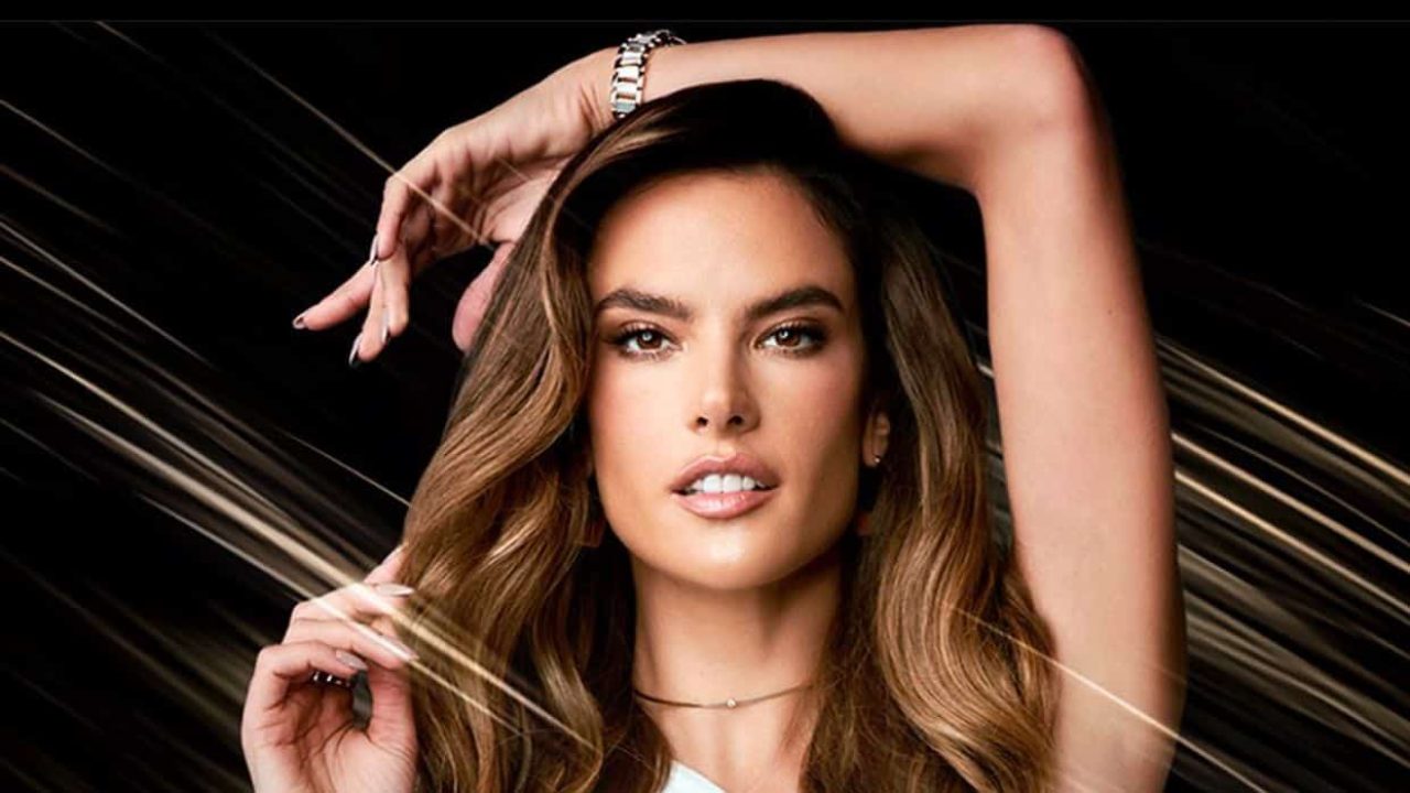 Foto do promocional de The Cut com Alessandra Ambrosio