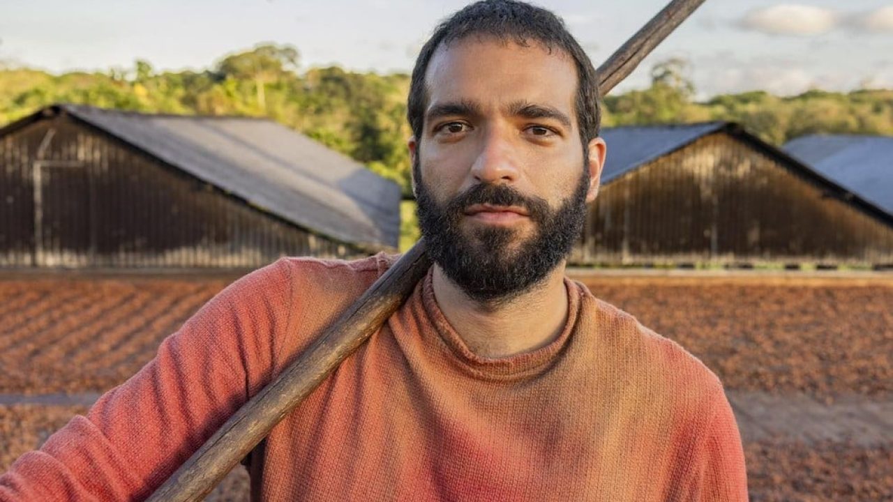 Foto de José Inocêncio, personagem de Humberto Carrão, na novela Renascer