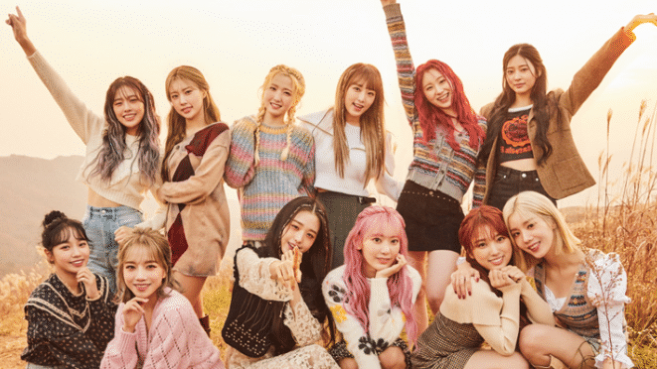 As integrantes do IZ*ONE posam para foto (foto: Divulgação)