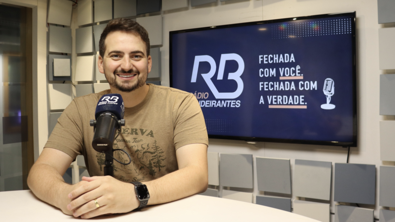 Foto de João Paulo Cappellanes, novo apresentador do Domingo Esportivo, da Rádio Bandeirantes