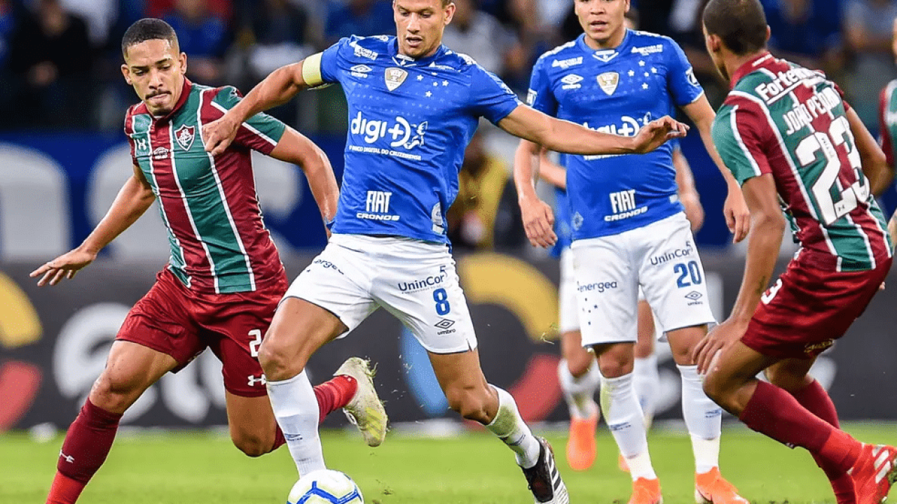 Imagem de partida entre Fluminense e Cruzeiro, membros da Liga Forte União