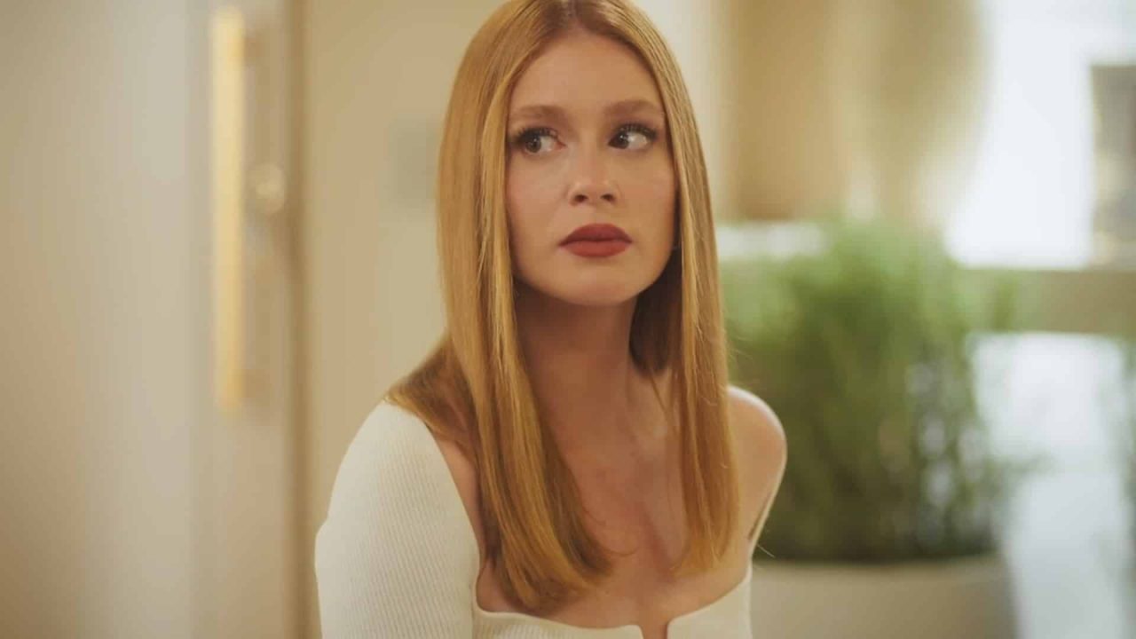 Foto de Marina Ruy Barbosa em cena do primeiro capítulo da novela Fuzuê