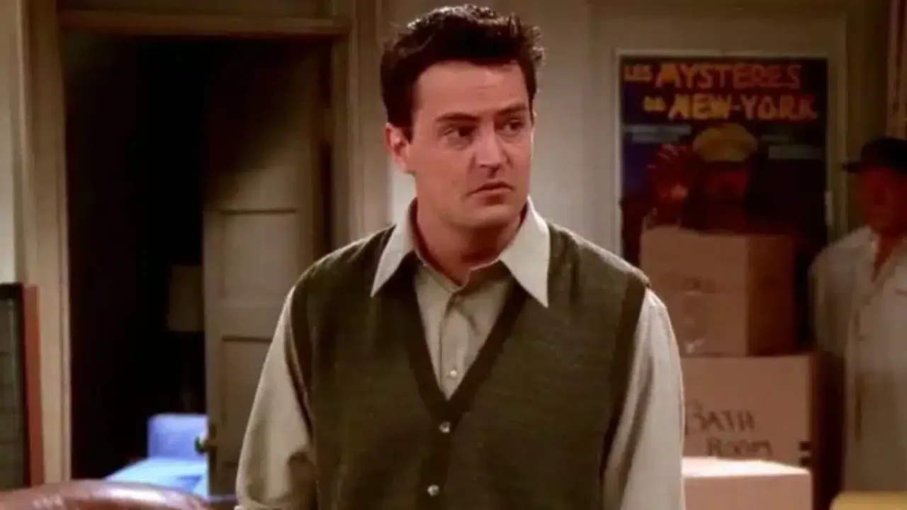 Foto do ator Matthew Perry, conhecido por seu papel na série Friends