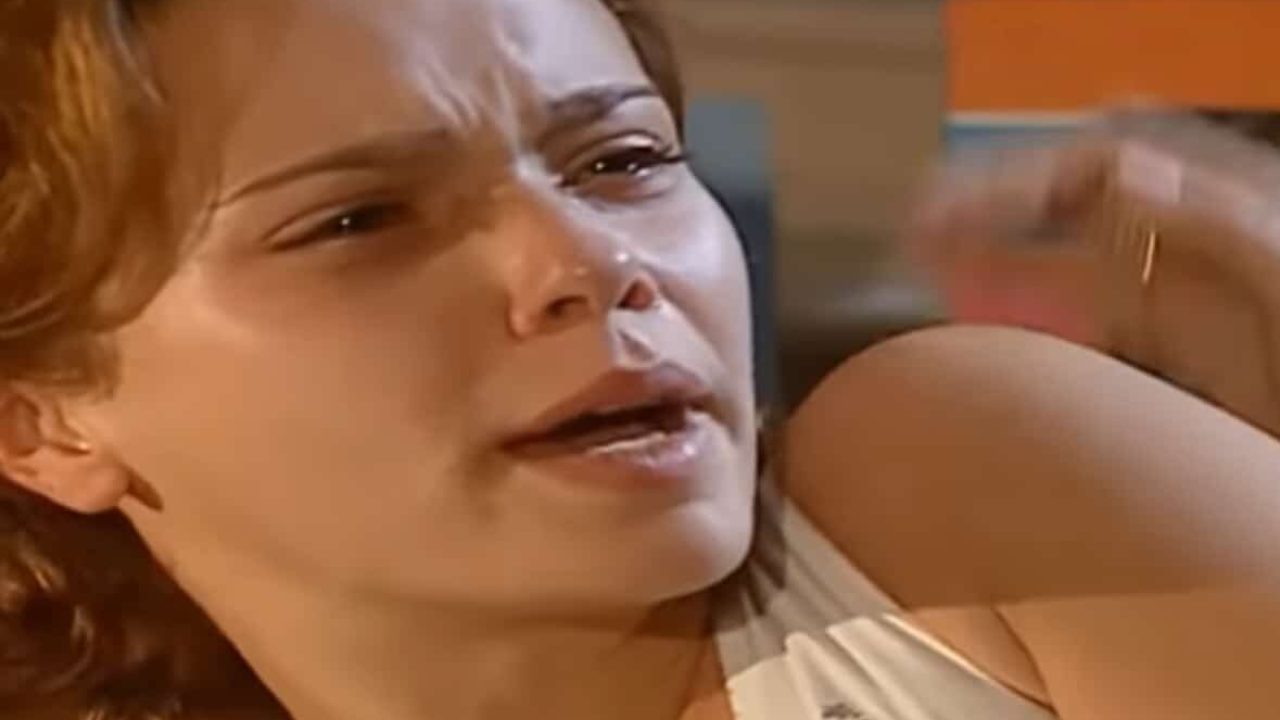 Cena da novela O Clone em que Mel perde o filho