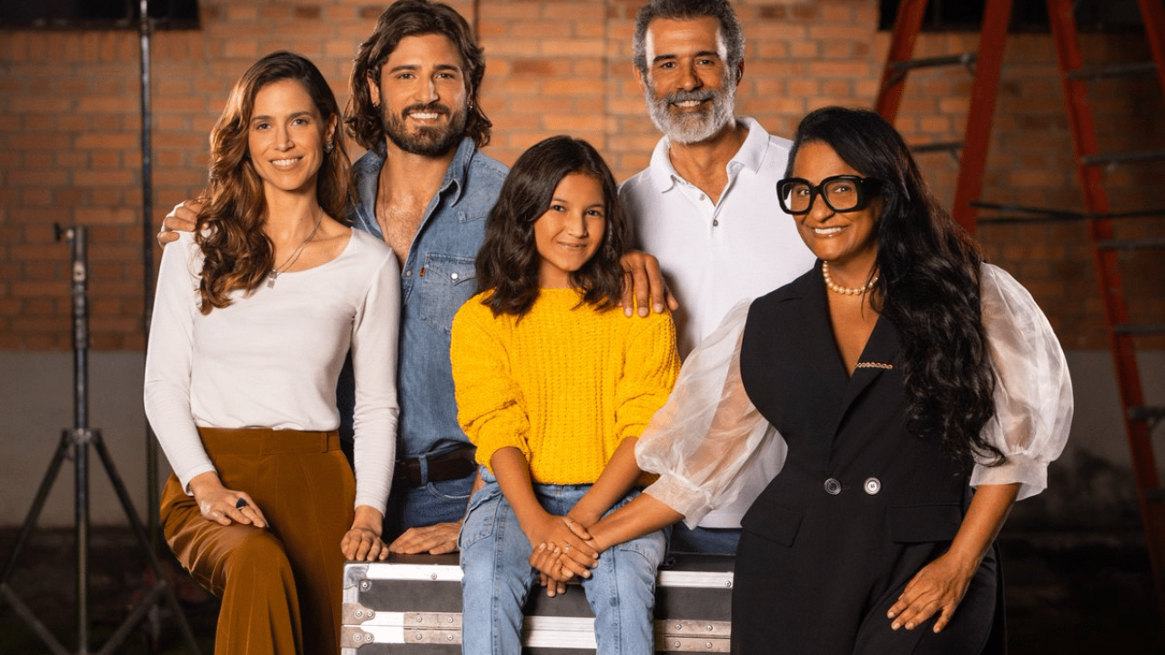 Foto do elenco de Luz, nova trama da Netflix