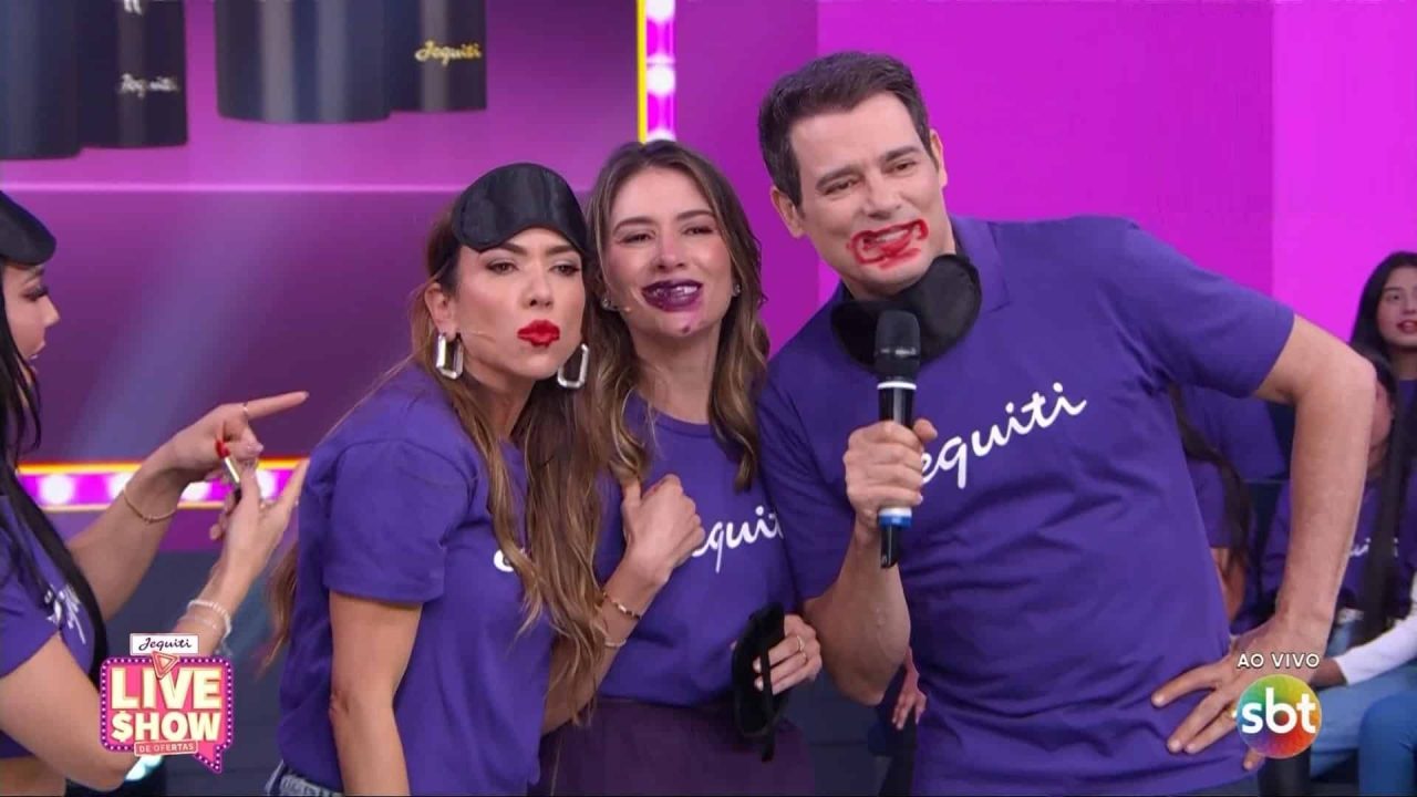 Foto de Patricia Abravanel, Rebeca Abravanel e Celso Portiolli em programa especial do SBT