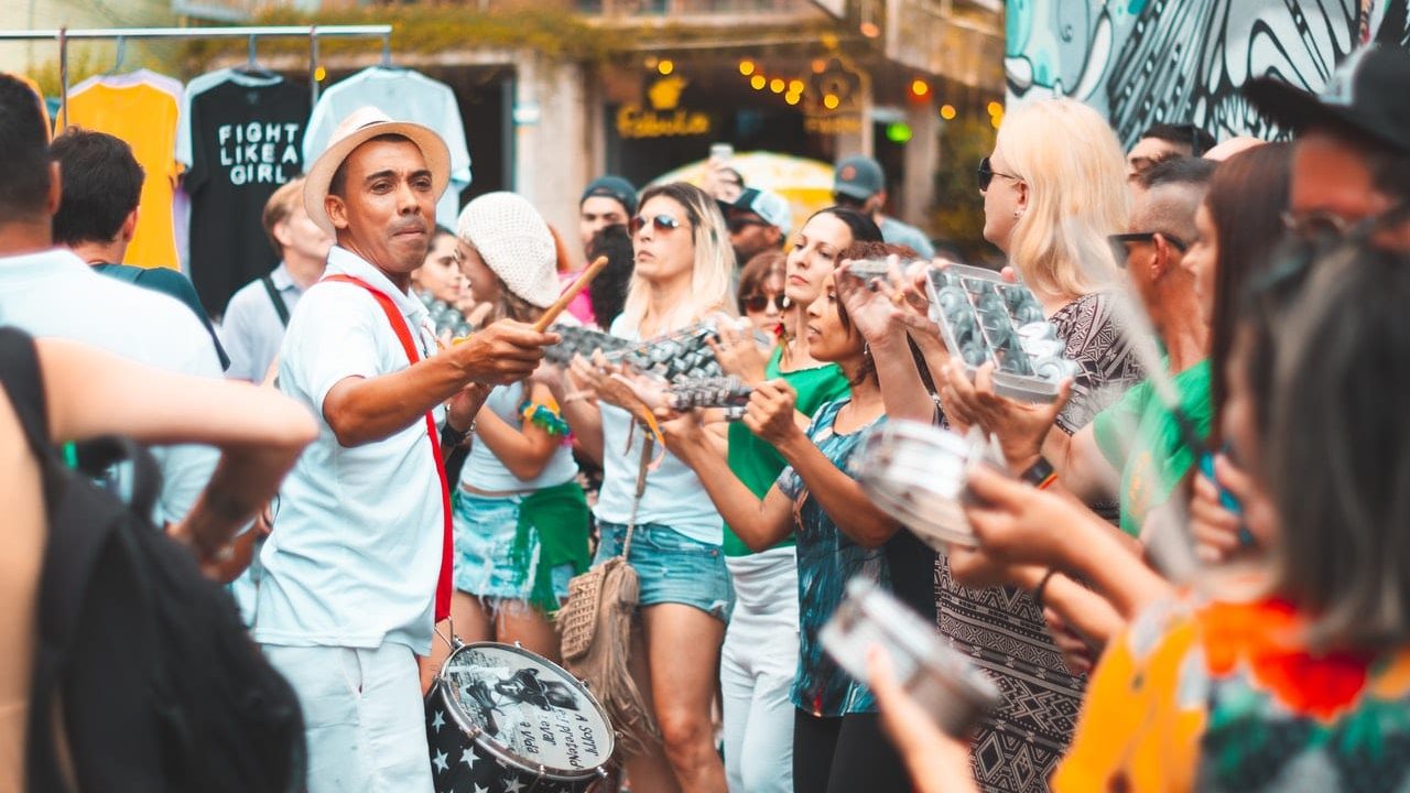 Ecad divulga lista das 50 músicas de carnaval mais ouvidas da década (foto: Pexels)