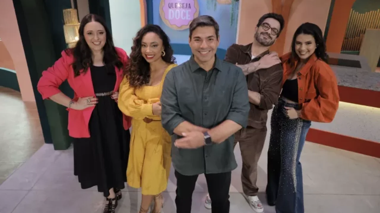 Foto do reality Que Seja Doce, programa da Globo comandado por Felipe Bronze