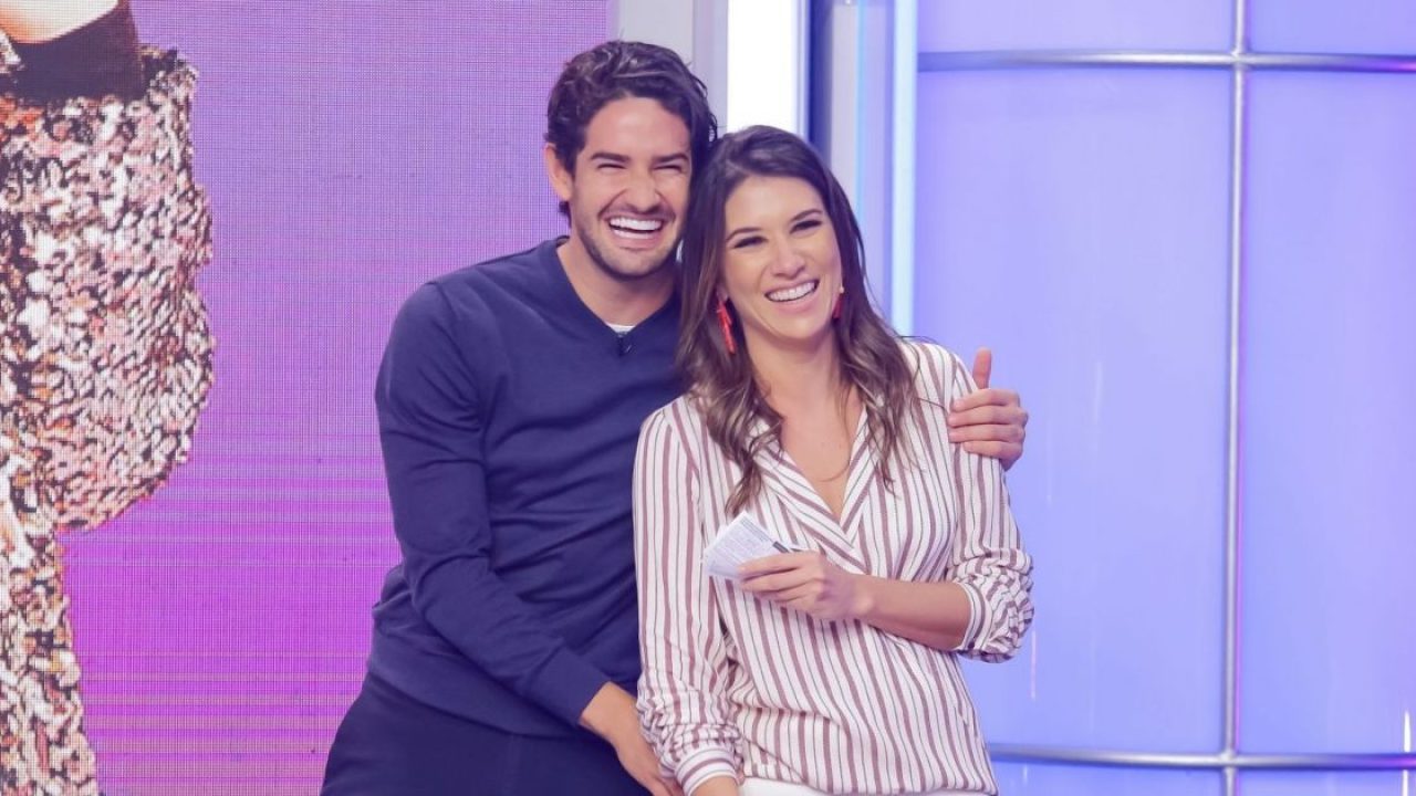 Rebeca Abravanel esteve no Programa Silvio Santos e falou sobre os hábitos de higiene de Alexandre Pato