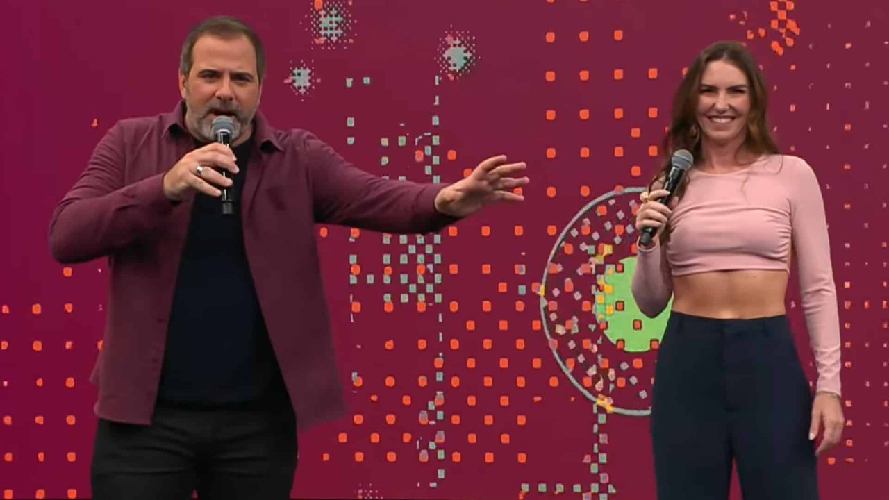 Foto de Rodrigo Alvarez e Glenda Kozlowski no estúdio do Melhor da Noite