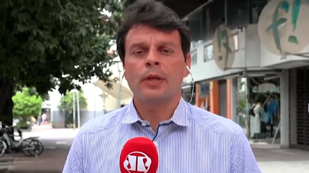 Rodrigo Viga durante participação ao vivo na Jovem Pan em 2020