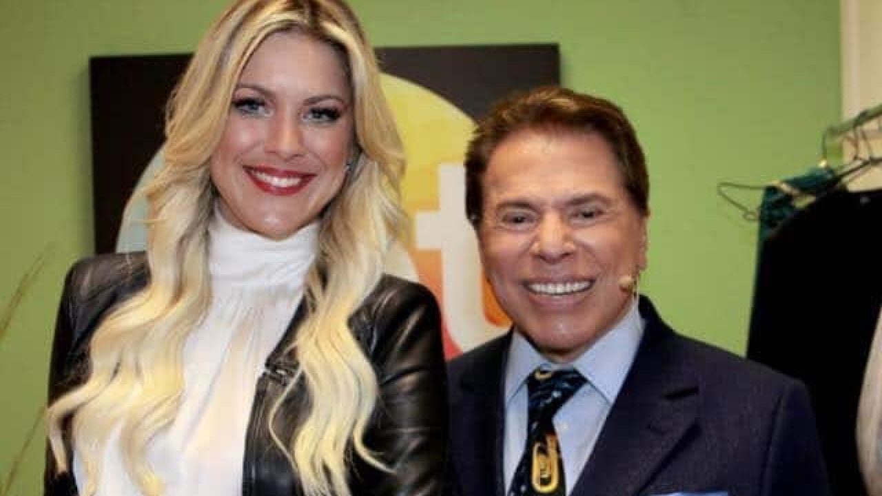 Foto de Renata Fan ao lado de Silvio Santos