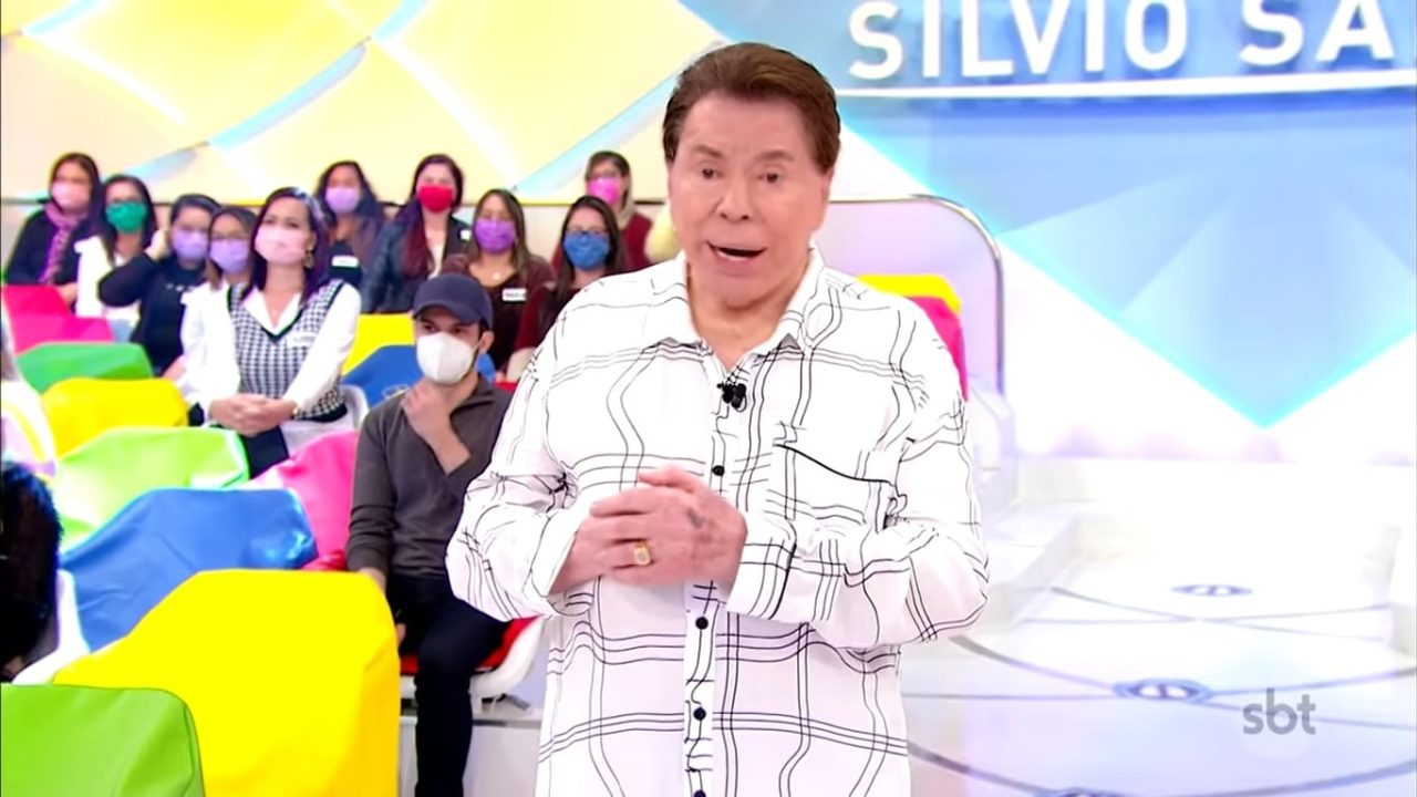 Silvio Santos em sua última aparição pública, em seu programa transmitido na noite de 8 de agosto (foto: Reprodução/SBT)