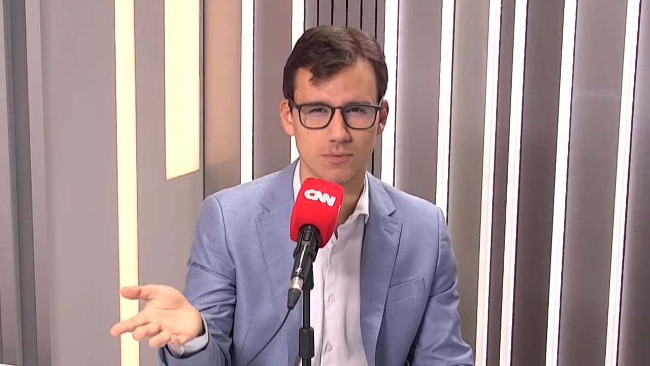 Stêvão Limana, apresentador do CNN Manhã, que era transmitido na CNN Rádio da CNN Brasil