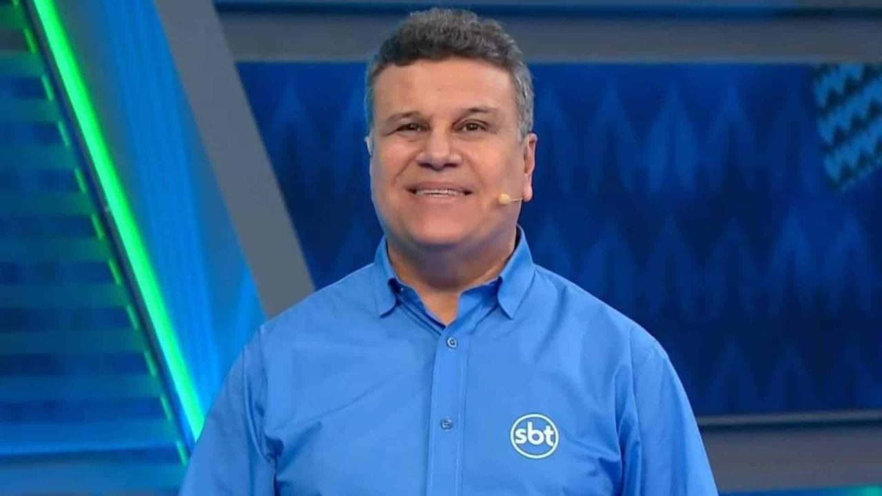 Foto de Téo José no SBT