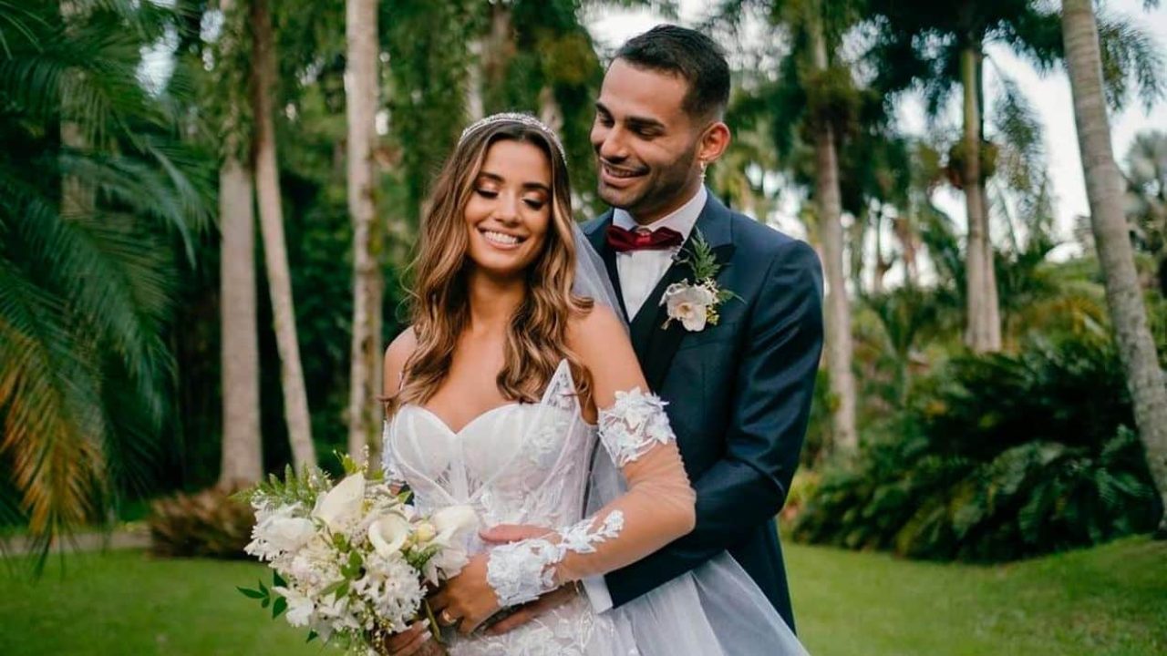 Foto do casamento do atleta Thiago Maia e da cantora Isadora Pompeo